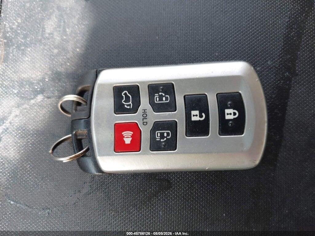 5TDDK3DC4BS014064 2011 TOYOTA SIENNA photo no. 11
