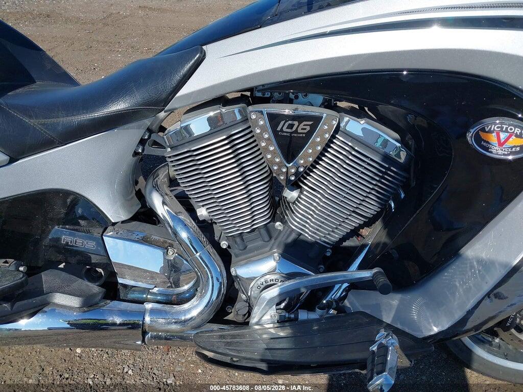 5VPSW36N4B3000257 2011 VICTORY MOTORCYCLES VISION photo no. 8