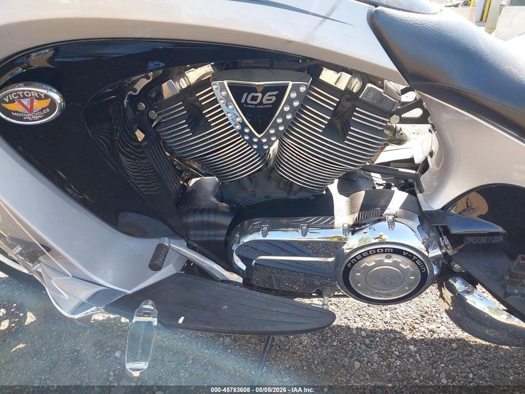 5VPSW36N4B3000257 2011 VICTORY MOTORCYCLES VISION photo no. 9