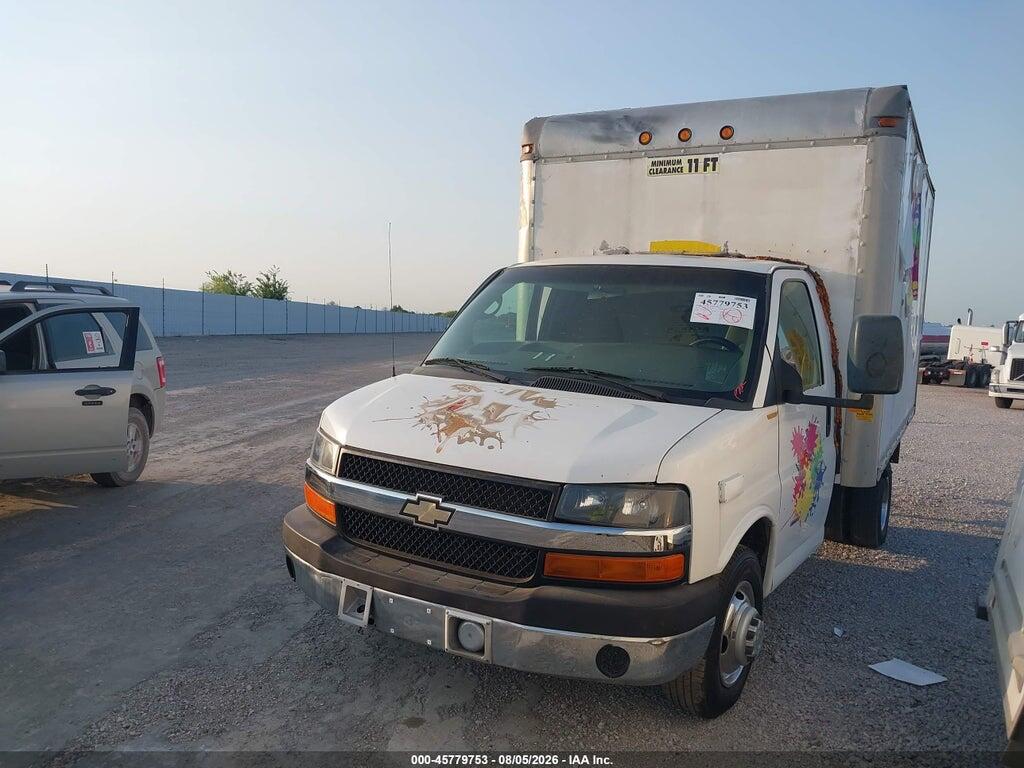 1GB3G2CL2B1127747 2011 CHEVROLET EXPRESS CUTAWAY photo no. 2