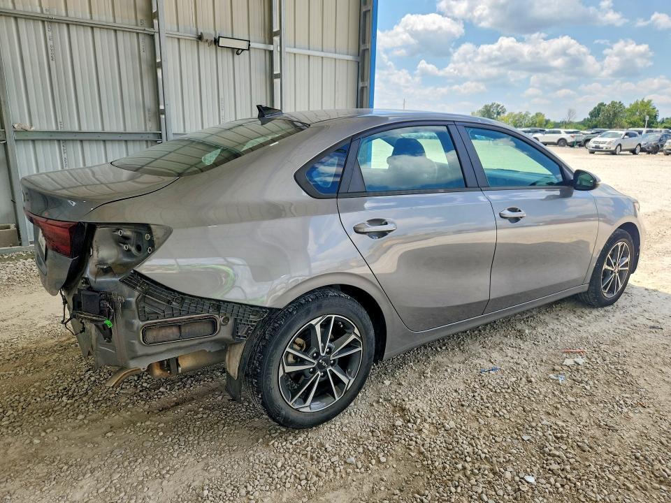 2022 KIA FORTE LXS — Фото 3 из 13