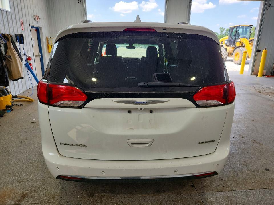 2018 CHRYSLER PACIFICA LIMITED — Фото 6 из 13