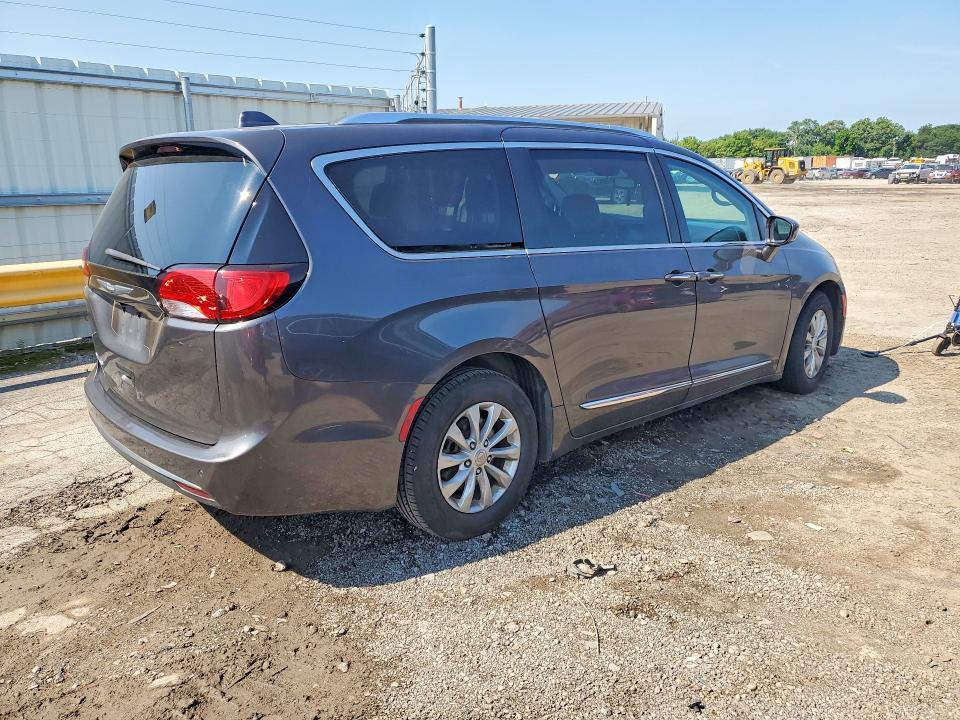 2018 CHRYSLER PACIFICA TOURING L — Фото 3 из 13