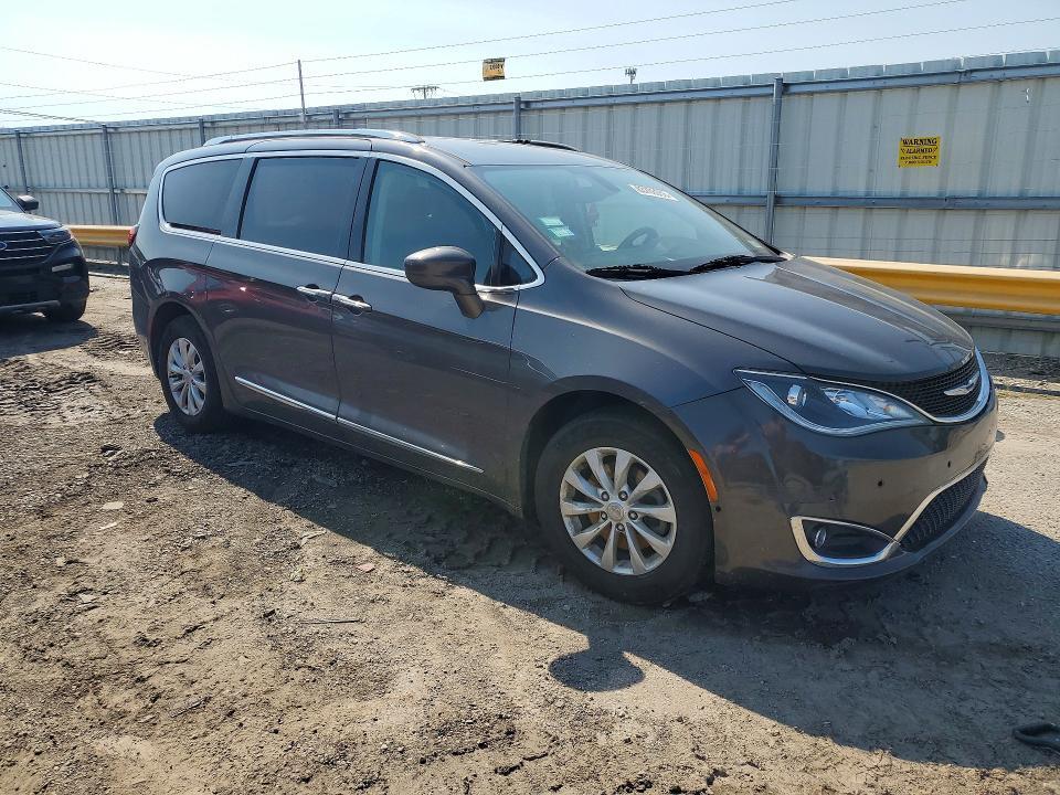 2018 CHRYSLER PACIFICA TOURING L — Фото 4 из 13