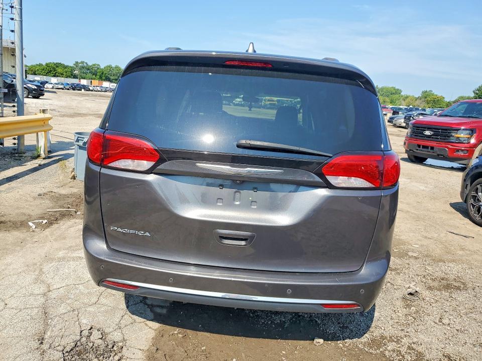 2018 CHRYSLER PACIFICA TOURING L — Фото 6 из 13