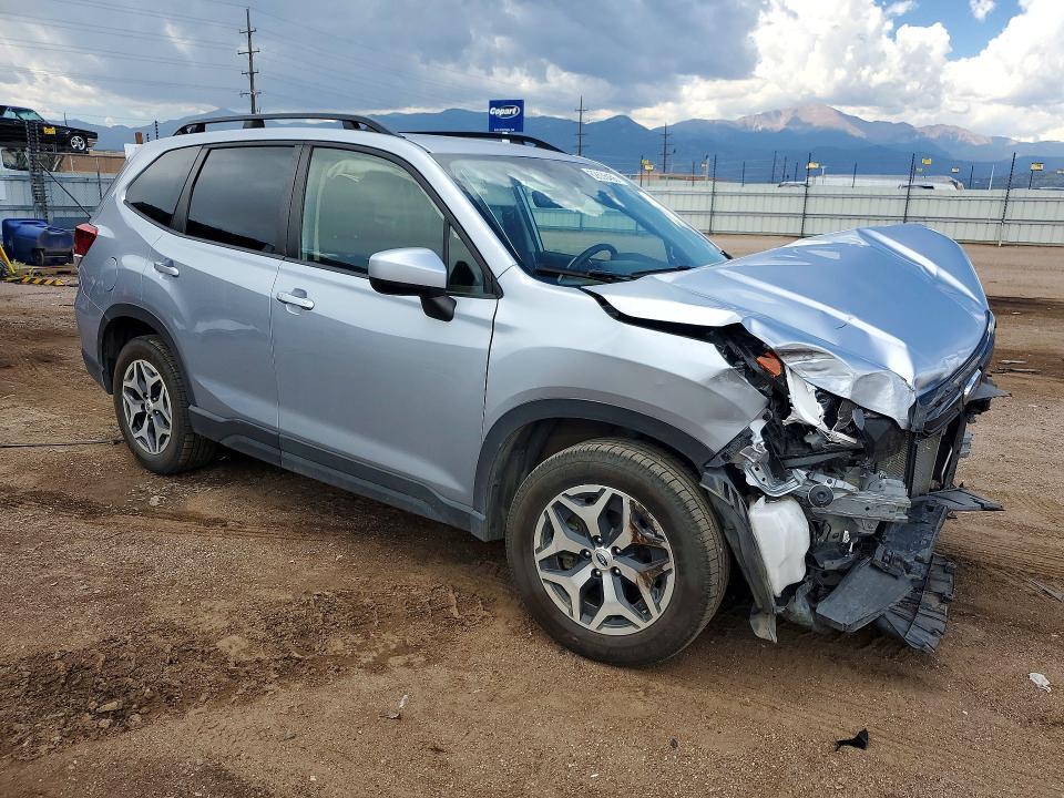 2022 SUBARU FORESTER PREMIUM — Фото 4 из 14