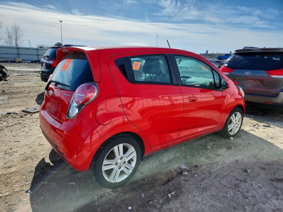 2015 CHEVROLET SPARK 1LT — Фото 3 из 12