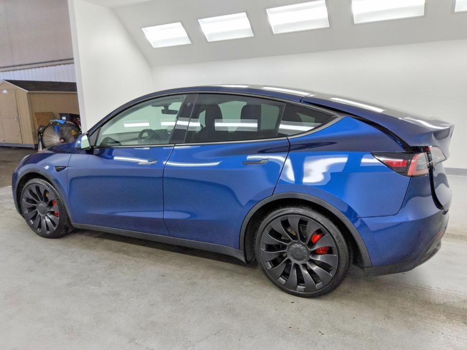 2022 TESLA MODEL Y — Фото 2 из 13