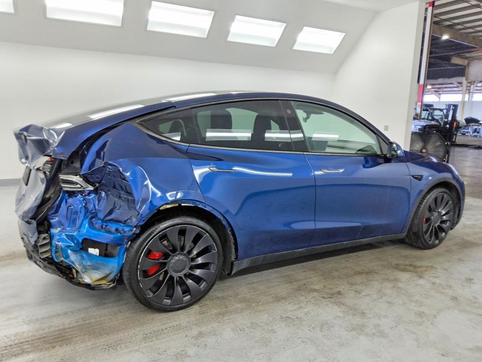 2022 TESLA MODEL Y — Фото 3 из 13