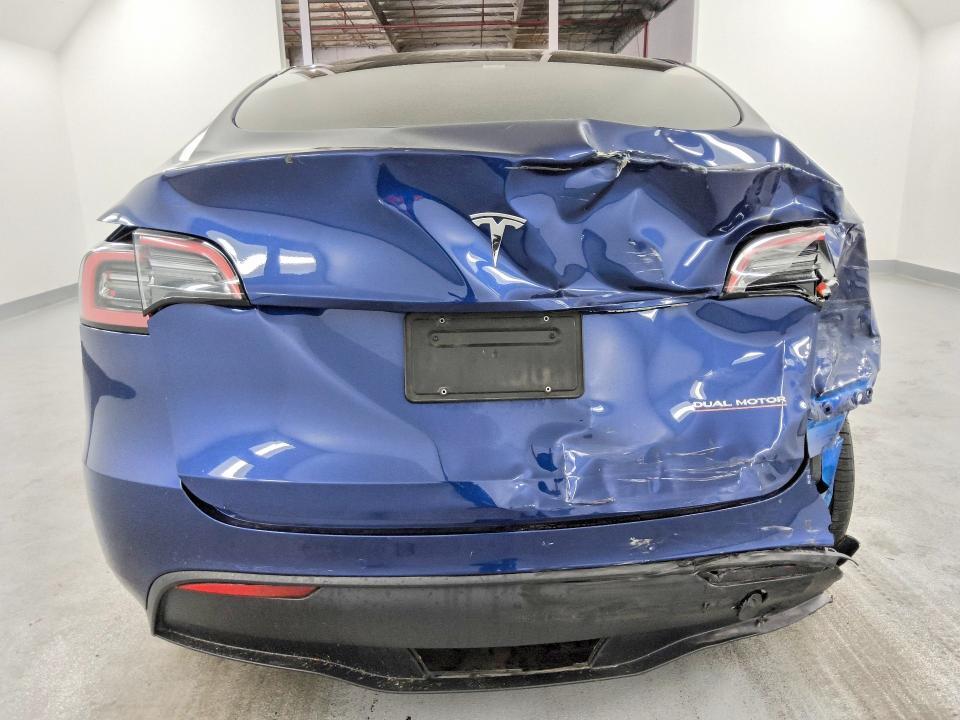 2022 TESLA MODEL Y — Фото 6 из 13