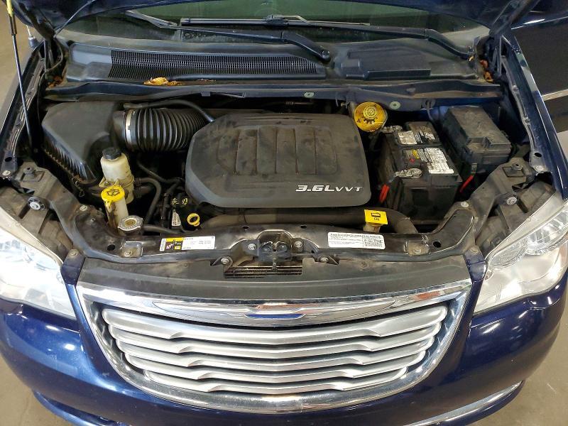 2015 CHRYSLER TOWN & COUNTRY TOURING — Фото 12 из 13