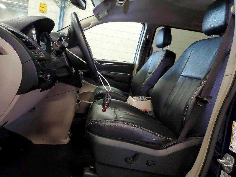 2015 CHRYSLER TOWN & COUNTRY TOURING — Фото 7 из 13