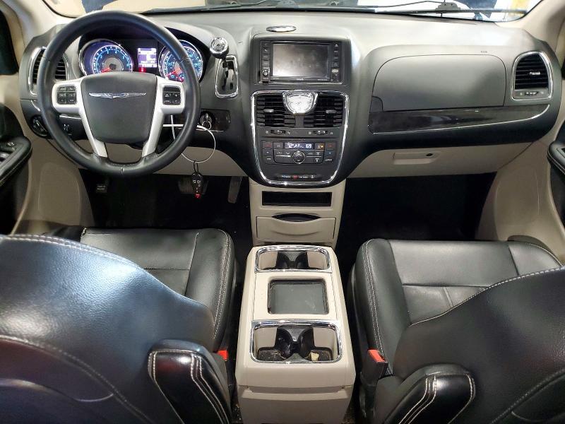 2015 CHRYSLER TOWN & COUNTRY TOURING — Фото 8 из 13
