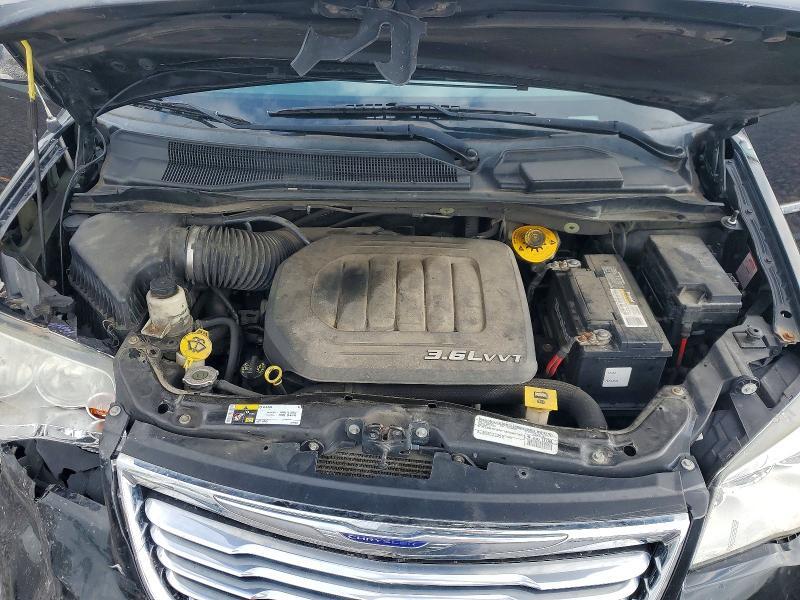 2015 CHRYSLER TOWN & COUNTRY TOURING L — Фото 12 из 13