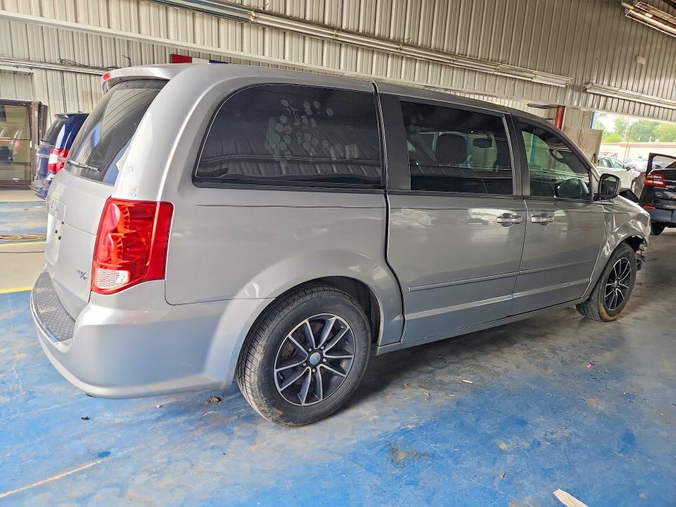 2015 DODGE GRAND CARAVAN R/T — Фото 3 из 14