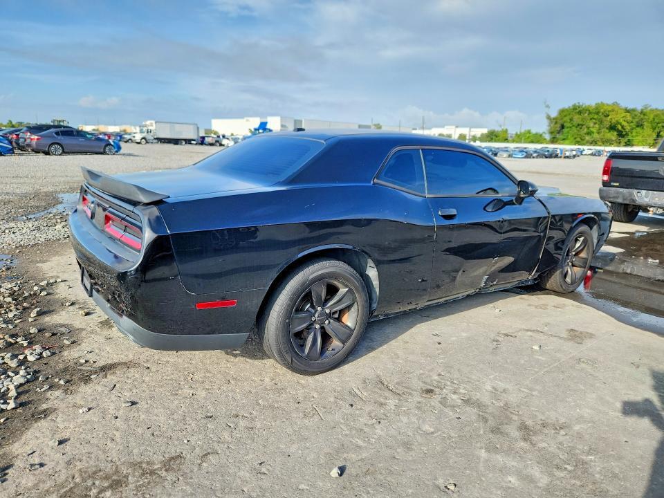 2C3CDZAG6FH711423 2015 DODGE CHALLENGER photo no. 3