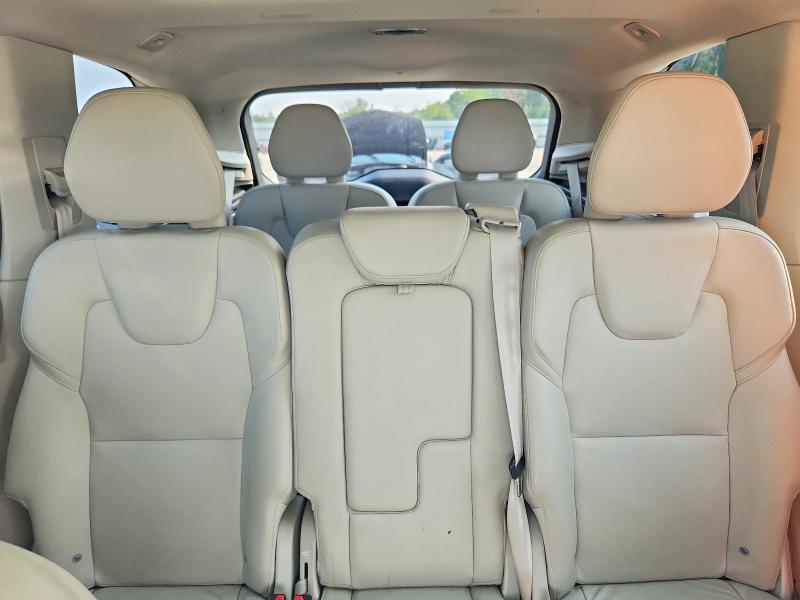 2022 VOLVO XC90 T5 MOMENTUM — Фото 10 из 13