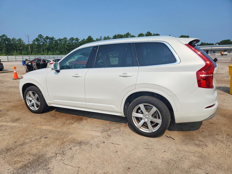 2022 VOLVO XC90 T5 MOMENTUM — Фото 2 из 13