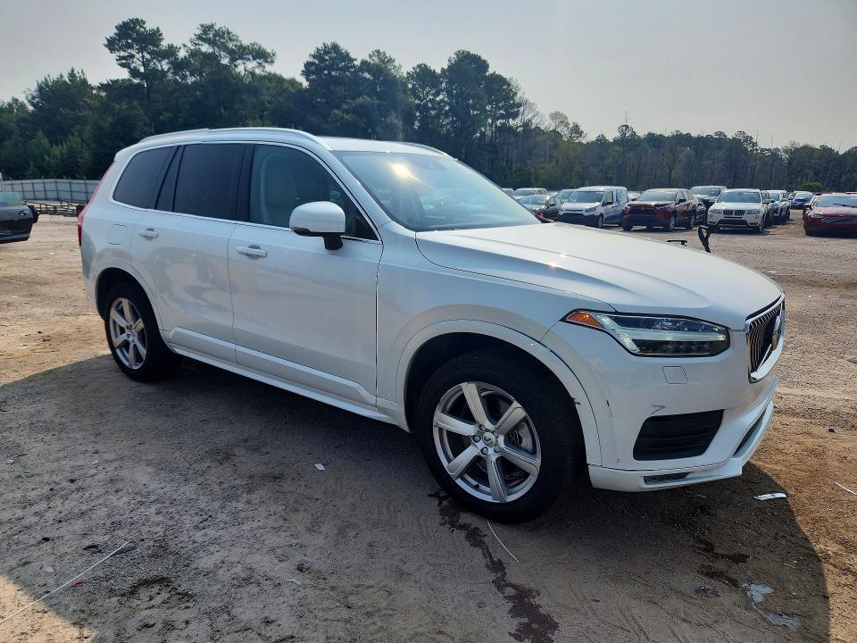 2022 VOLVO XC90 T5 MOMENTUM — Фото 4 из 13
