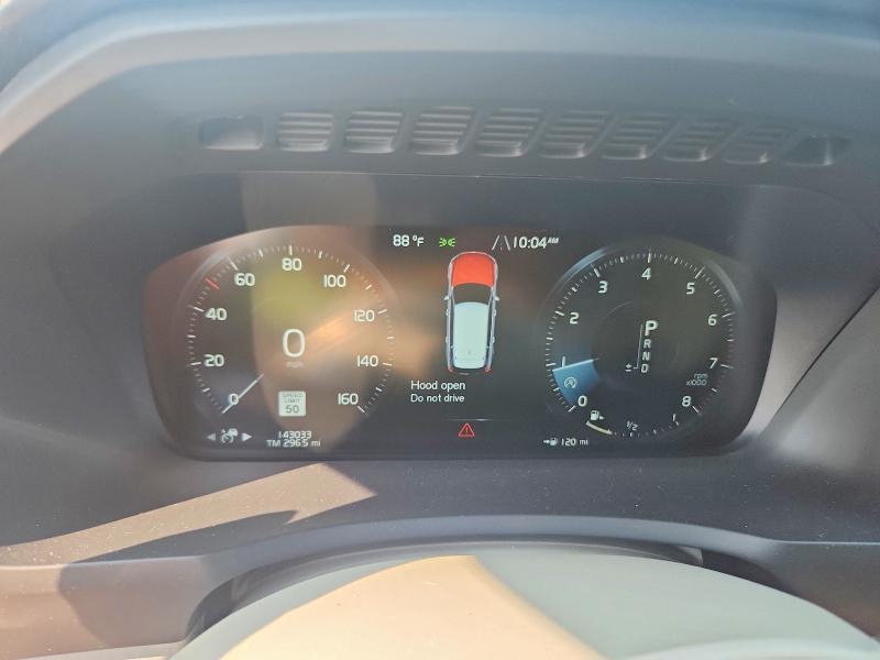 2022 VOLVO XC90 T5 MOMENTUM — Фото 9 из 13