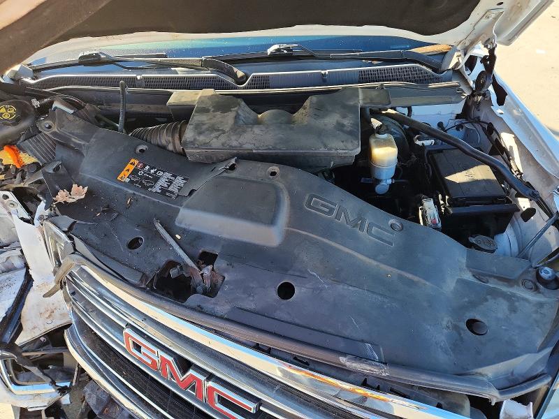 2018 GMC YUKON SLT — Фото 12 из 13