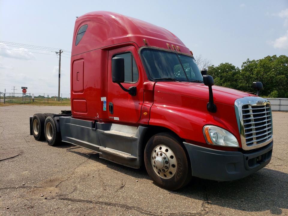 2015 FREIGHTLINER CASCADIA SEMI TRUCK — Фото 4 из 14