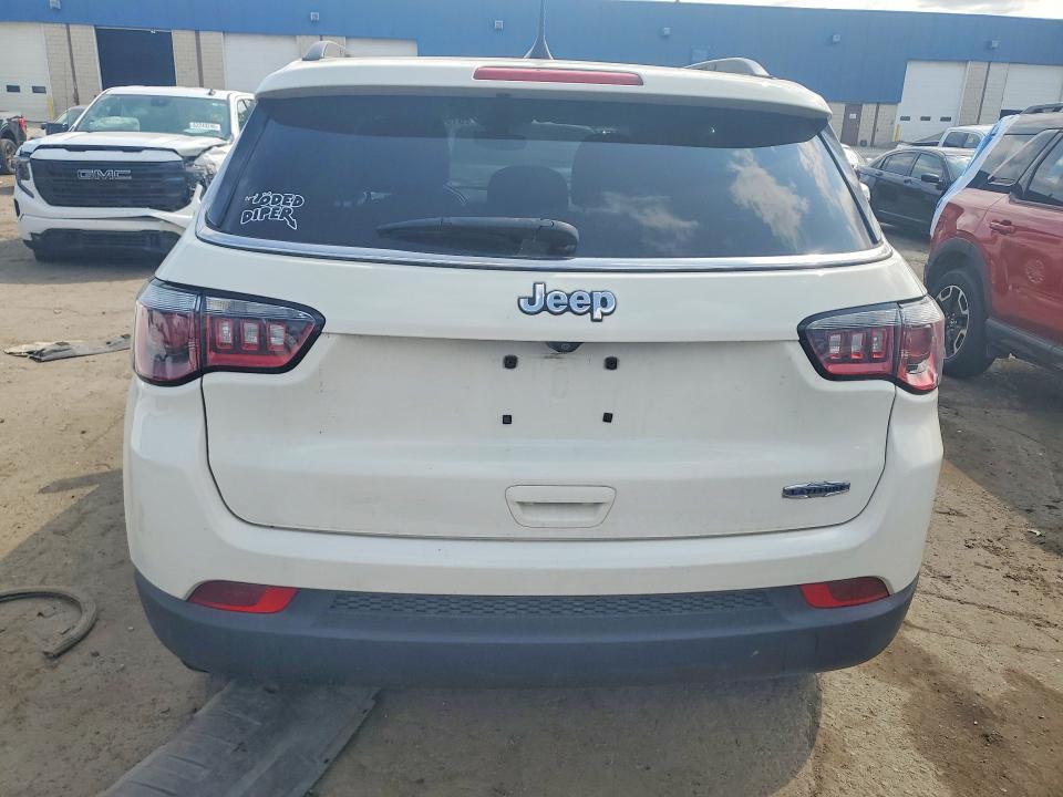 3C4NJCBB5JT240913 2018 JEEP COMPASS photo no. 6