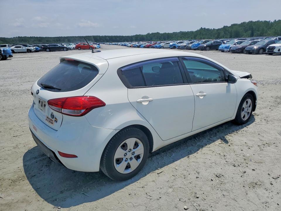 2018 KIA FORTE5 LX — Фото 3 из 12