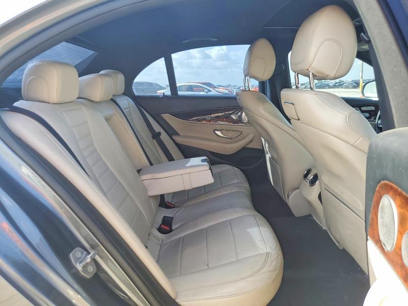 2018 MERCEDES-BENZ E 400 4MATIC — Фото 10 из 12