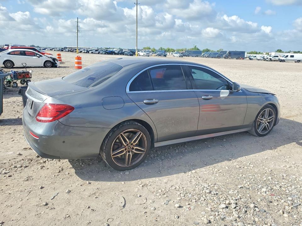 2018 MERCEDES-BENZ E 400 4MATIC — Фото 3 из 12
