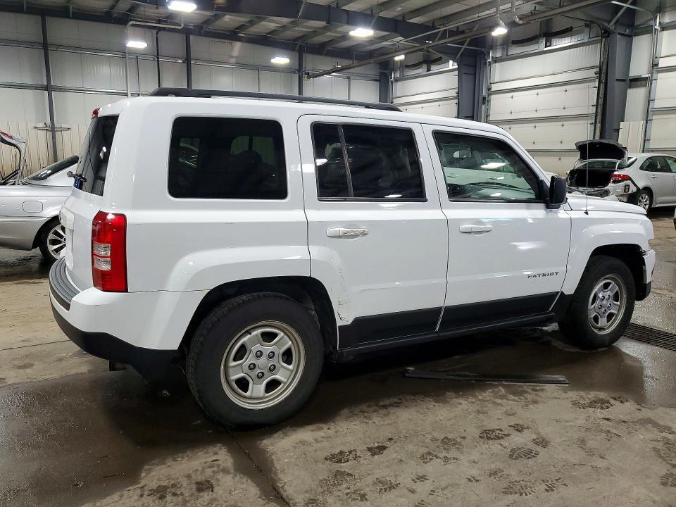 2015 JEEP PATRIOT SPORT — Фото 3 из 13