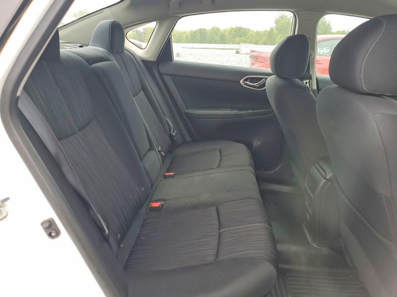 3N1AB7AP2JL660924 2018 NISSAN SENTRA photo no. 10