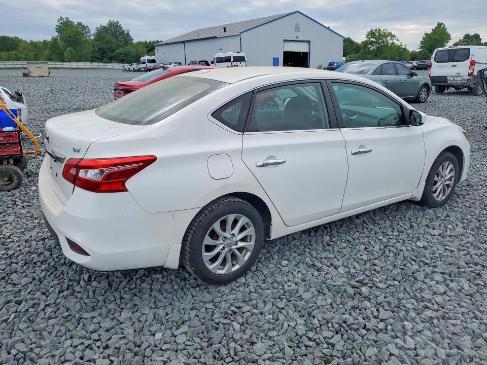 3N1AB7AP2JL660924 2018 NISSAN SENTRA photo no. 3