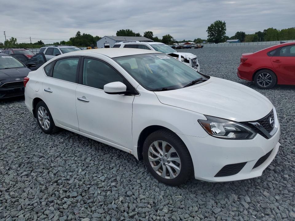 3N1AB7AP2JL660924 2018 NISSAN SENTRA photo no. 4