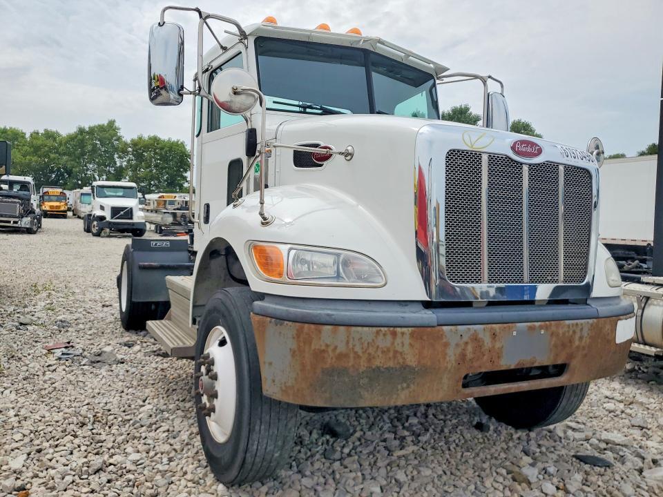 2018 PETERBILT 348 SEMI TRUCK — Фото 4 из 13
