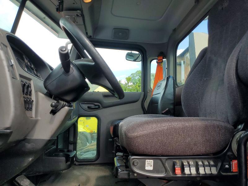 2018 PETERBILT 348 SEMI TRUCK — Фото 7 из 13