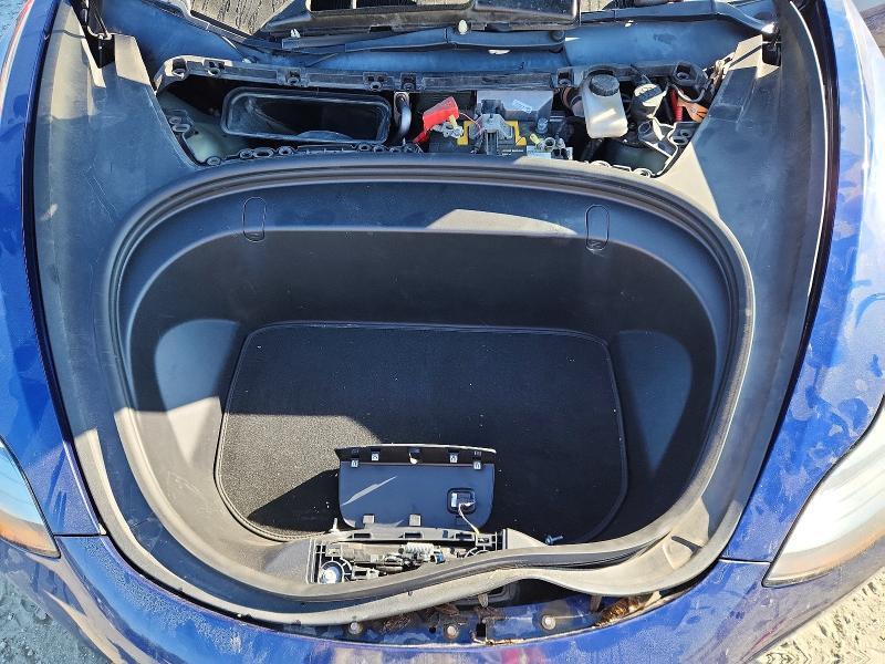 2018 TESLA MODEL 3 — Фото 11 из 12