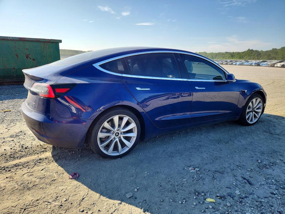 2018 TESLA MODEL 3 — Фото 3 из 12