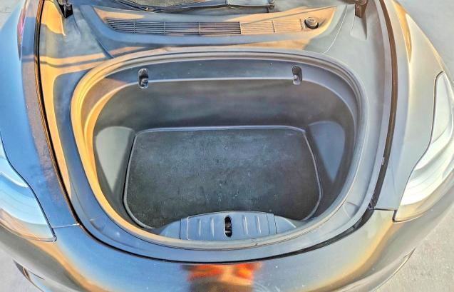 2018 TESLA MODEL 3 — Фото 11 из 12