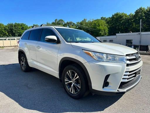2018 TOYOTA HIGHLANDER LE — Фото 4 из 10