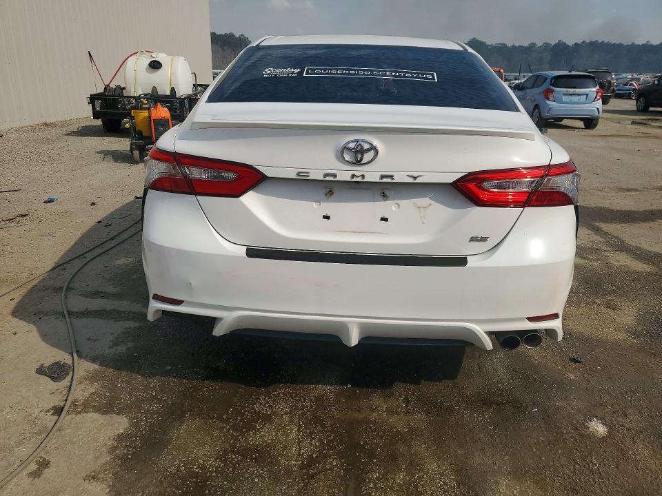 2018 TOYOTA CAMRY SE — Фото 6 из 12