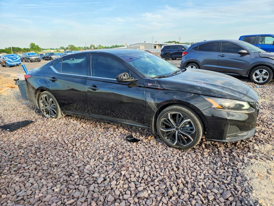 2023 NISSAN ALTIMA SR — Фото 4 из 12