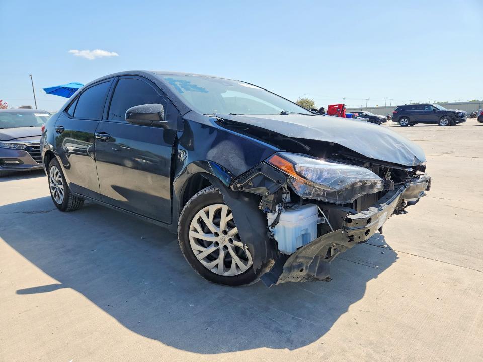 5YFBURHE0JP768330 2018 TOYOTA COROLLA photo no. 4