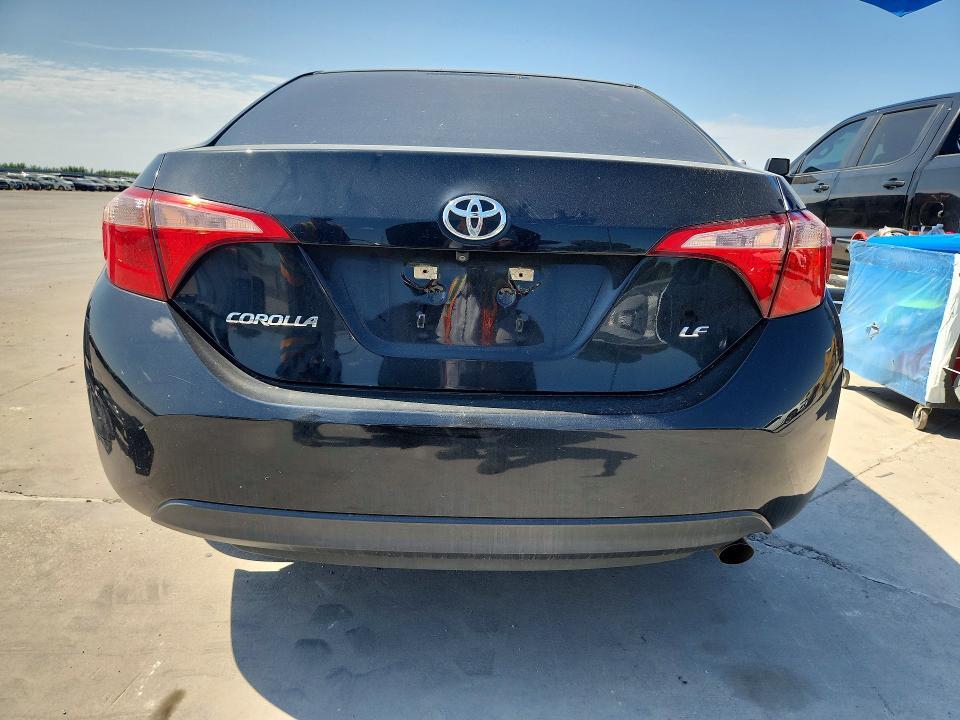 5YFBURHE0JP768330 2018 TOYOTA COROLLA photo no. 6