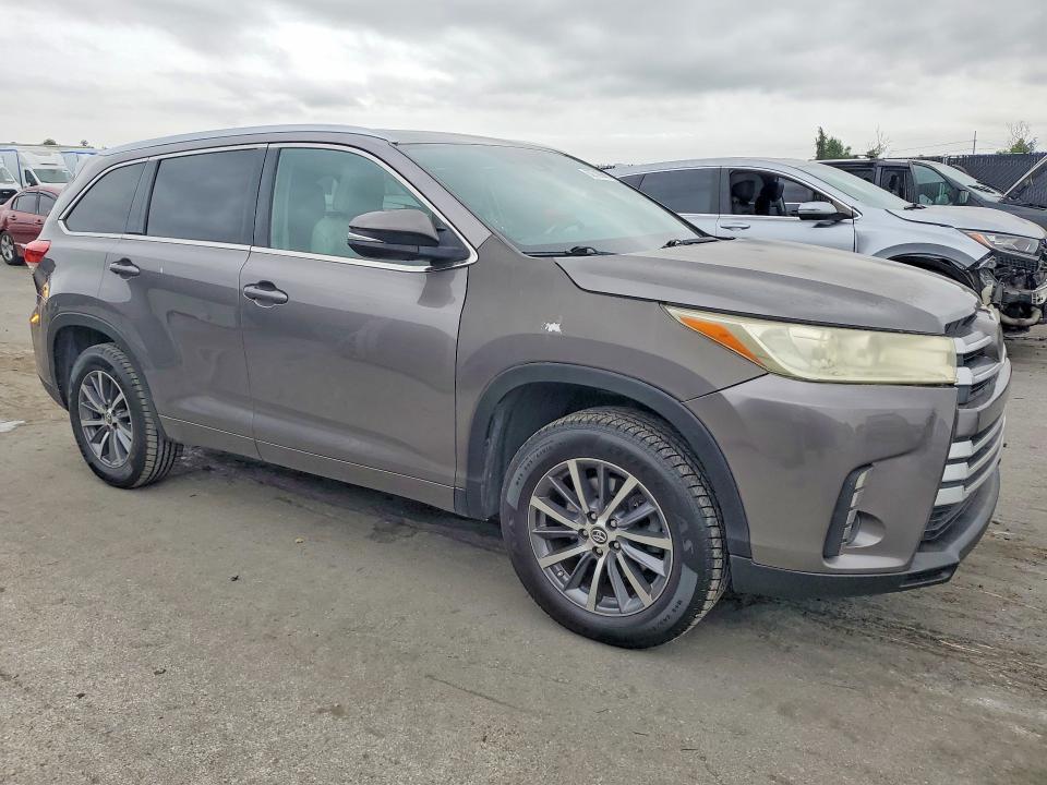 2018 TOYOTA HIGHLANDER XLE — Фото 4 из 13
