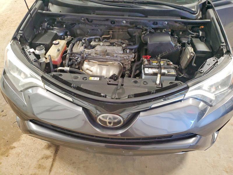JTMDFREV3JJ258100 2018 TOYOTA RAV4 photo no. 11