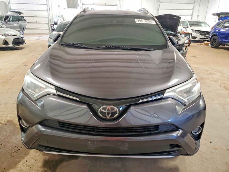 JTMDFREV3JJ258100 2018 TOYOTA RAV4 photo no. 5