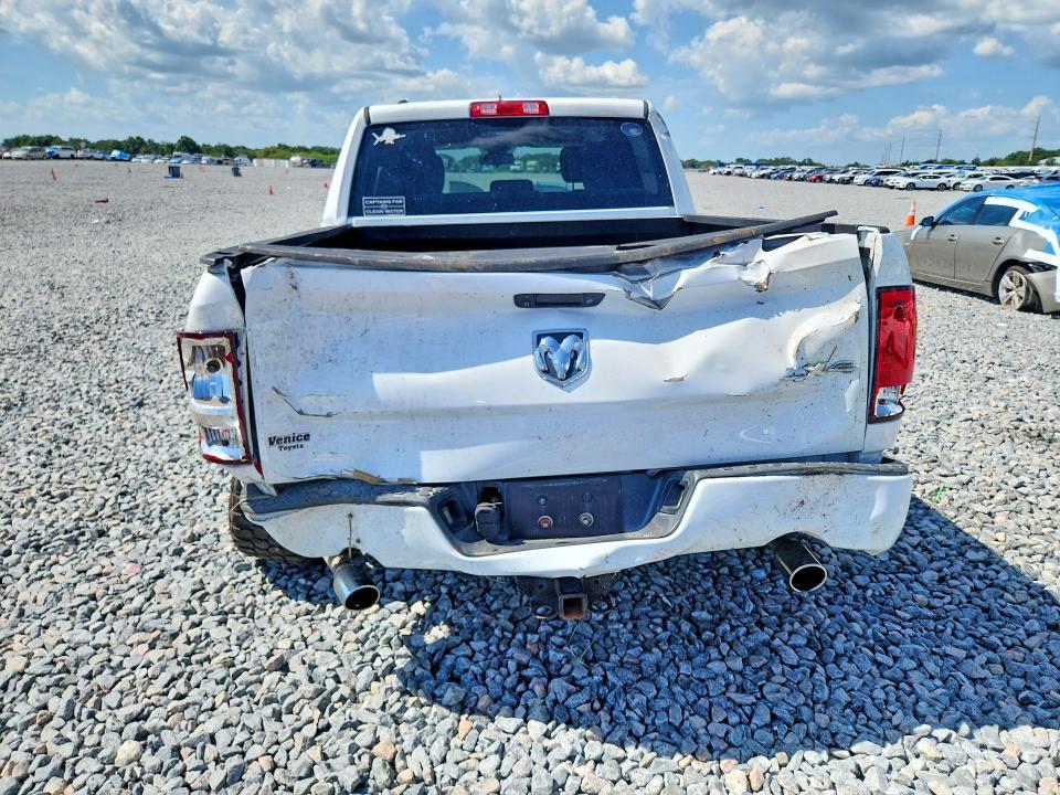 2015 RAM 1500 ST — Фото 6 из 13