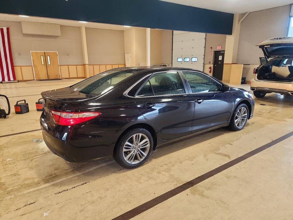 2015 TOYOTA CAMRY SE — Фото 3 из 12
