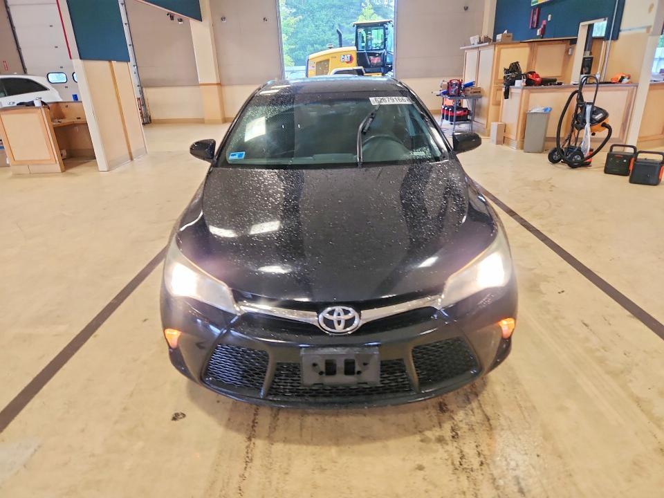 2015 TOYOTA CAMRY SE — Фото 5 из 12